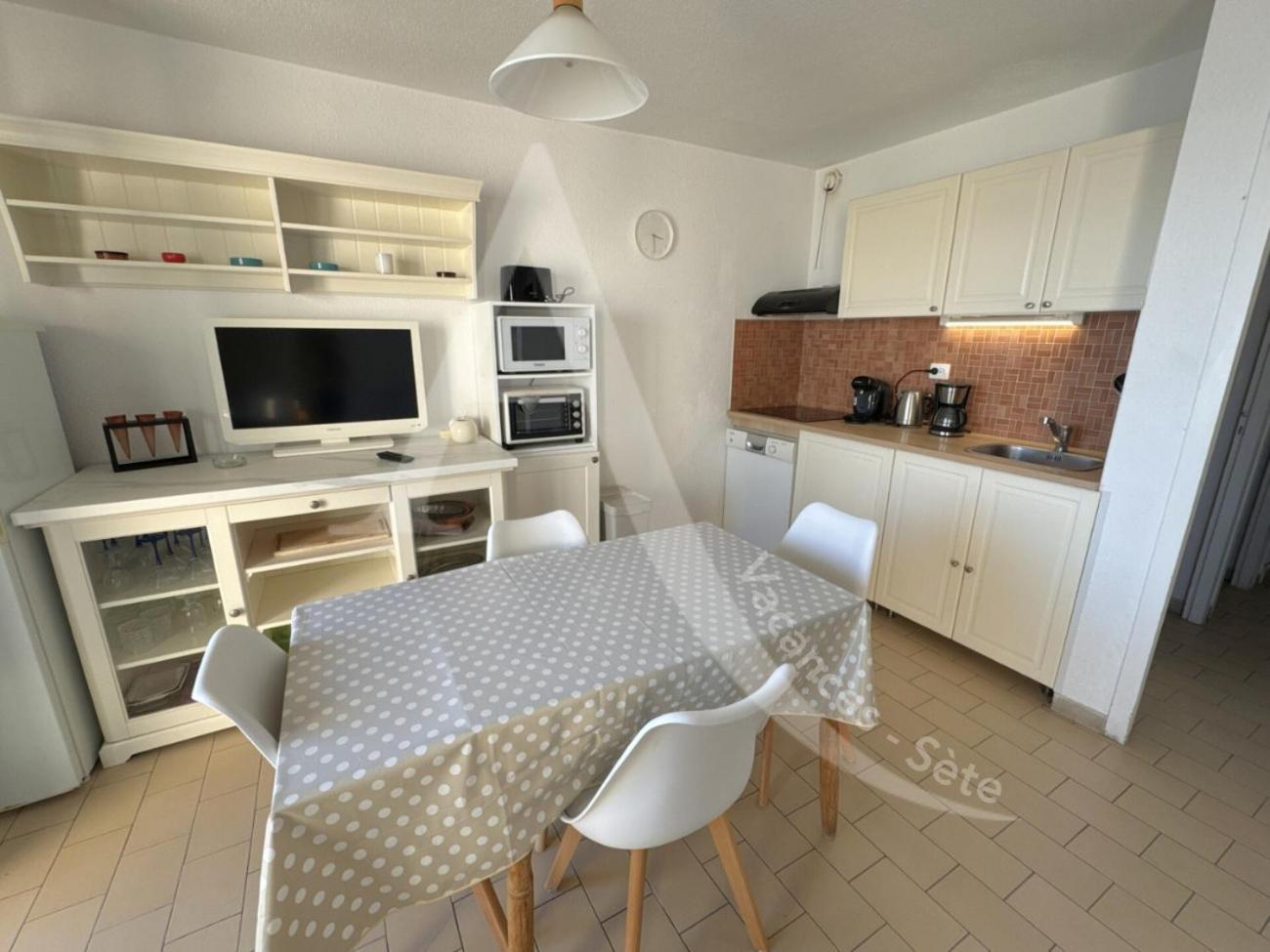 40 M², 1Ere Ligne Mer, Dernier Etage Avec Ascenseur Sete Bagian luar foto